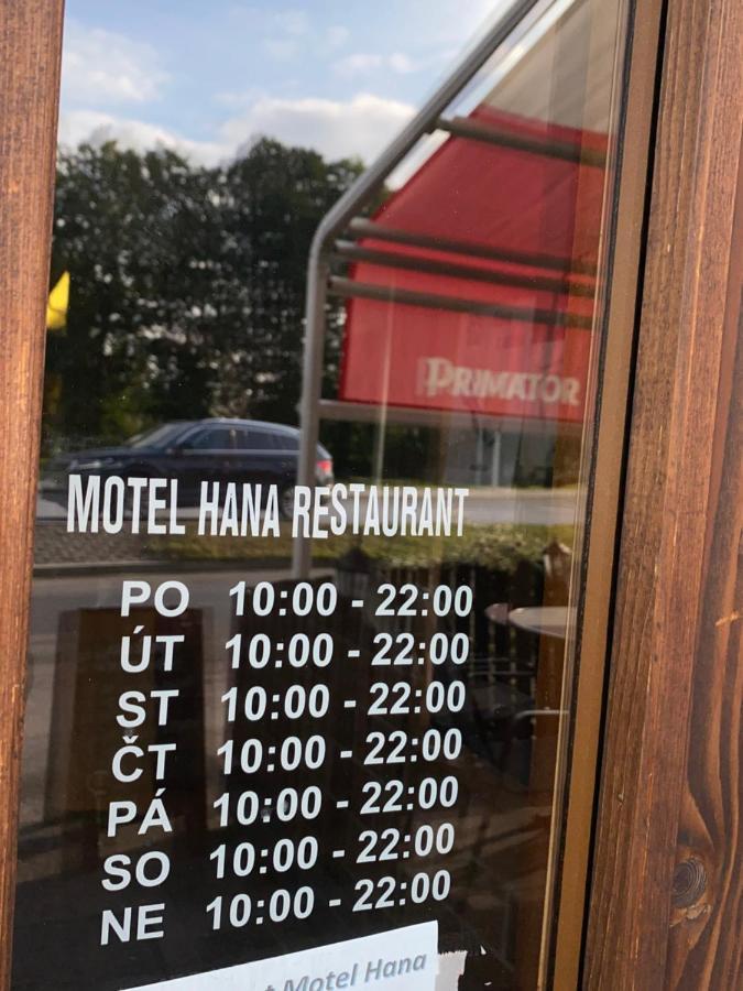 Restaurant Motel Hana Barbara Gastro Sro Ostretin Екстериор снимка