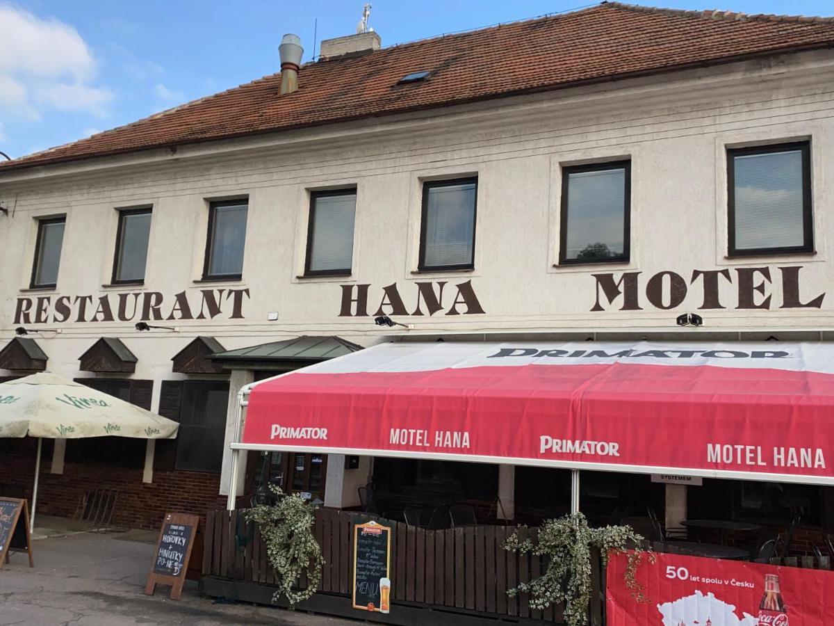 Restaurant Motel Hana Barbara Gastro Sro Ostretin Екстериор снимка